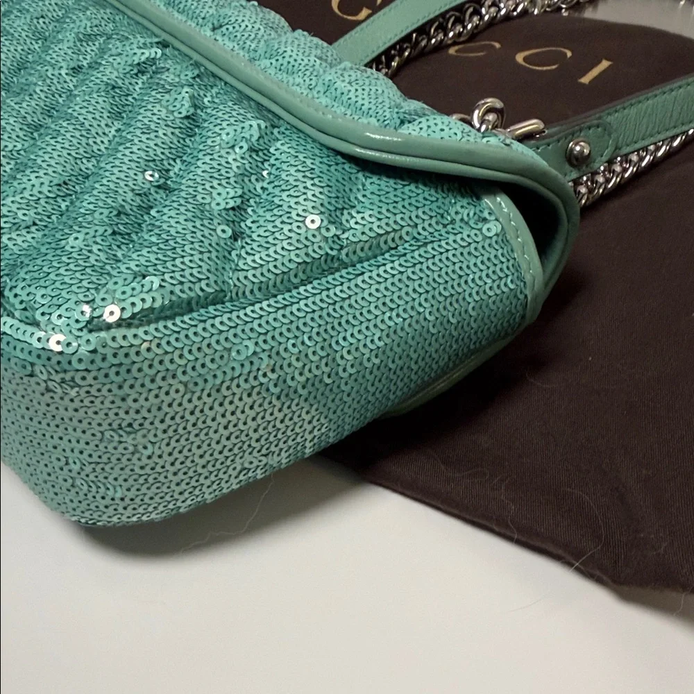 Gucci GG Marmont mini sequin shoulder bag in an aqua - Picture 4 of 8